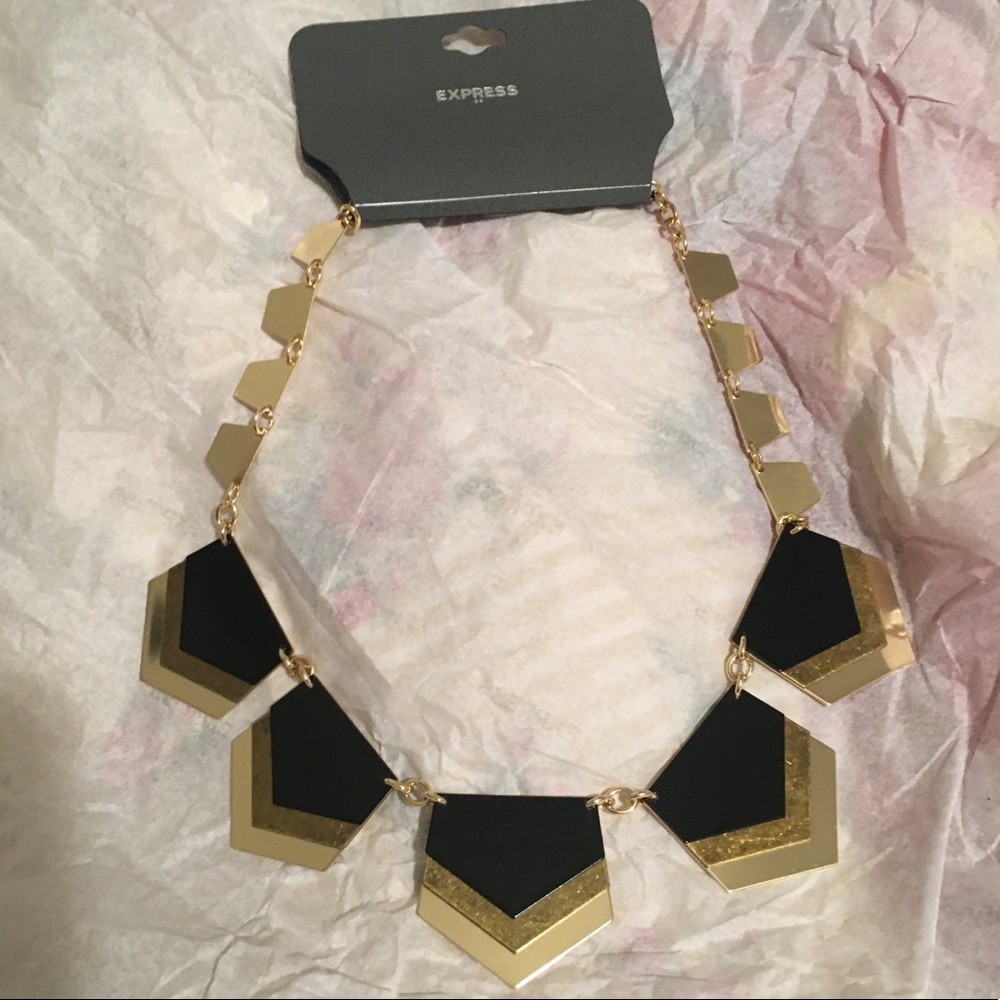 Express geometric necklace